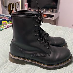 DOC MARTENS WOMENS 10
